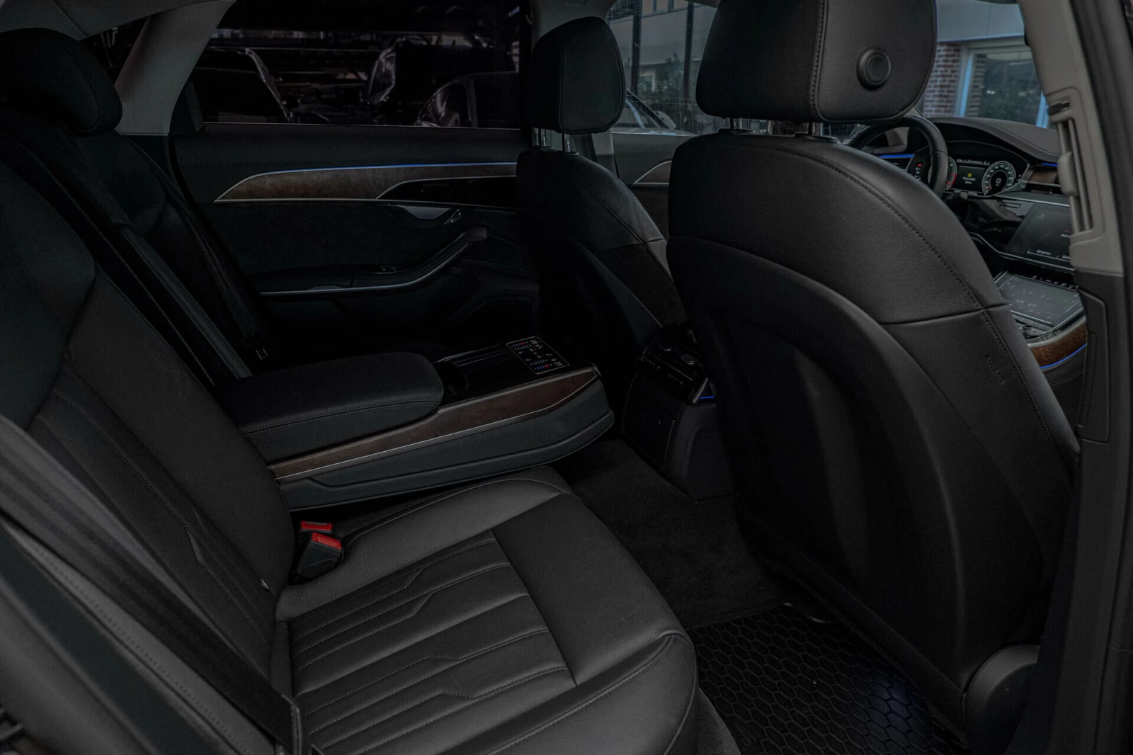 Audi A8 60TDI/Quattro/Камера360/Bang&Olufsen/Virtual/Ambie, снимка 11 - Автомобили и джипове - 55674326