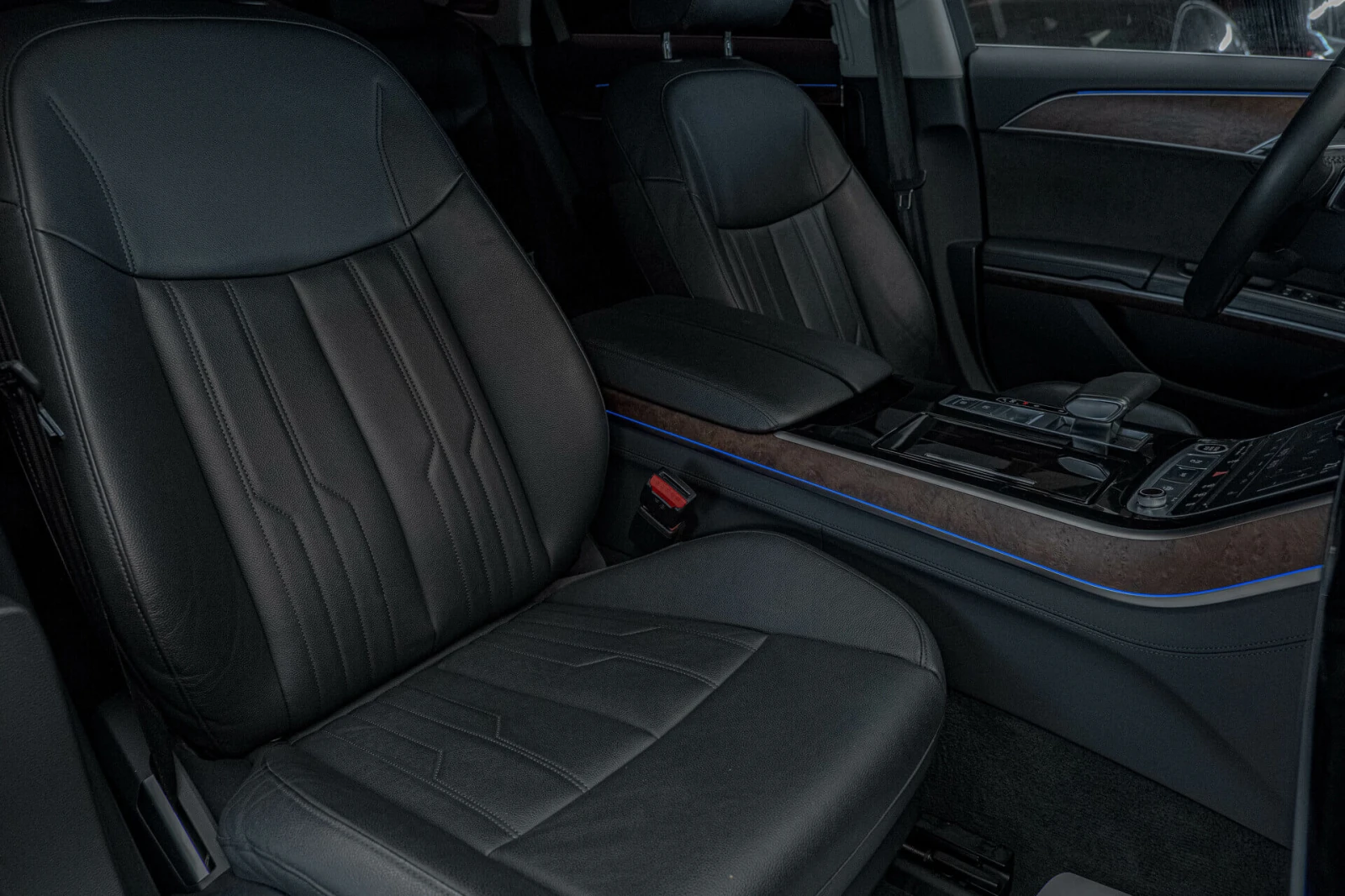 Audi A8 60TDI/Quattro/Камера360/Bang&Olufsen/Virtual/Ambie, снимка 10 - Автомобили и джипове - 55674326