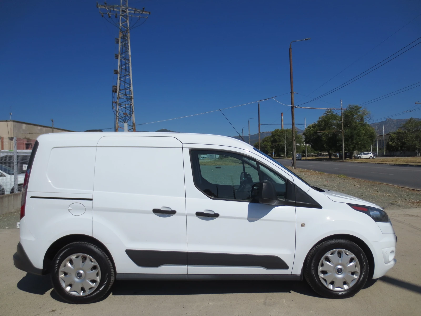 Ford Connect 1.5 TDCI, снимка 4 - Автомобили и джипове - 55688422