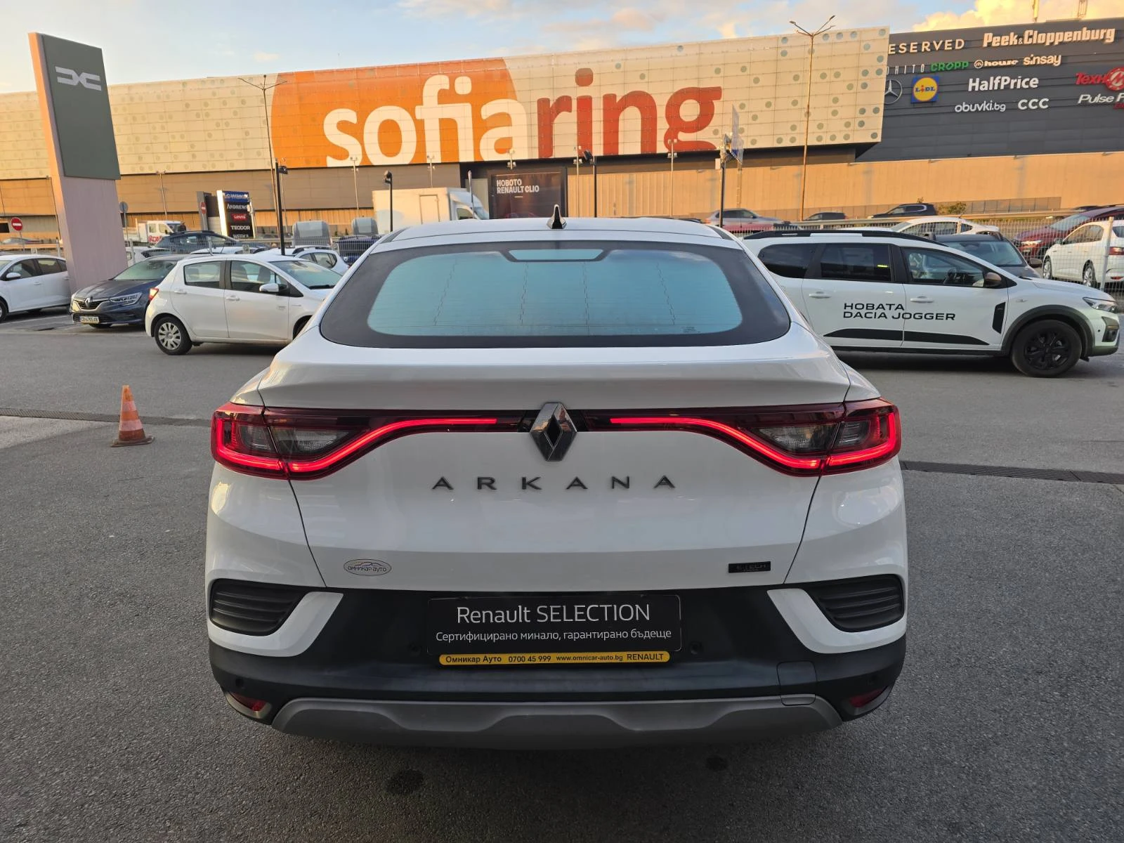 Renault Arkana E-tech 145hp Hybrid , снимка 6 - Автомобили и джипове - 56282926