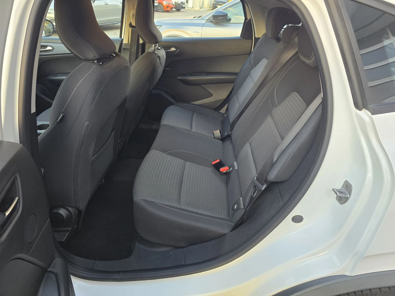 Renault Arkana E-tech 145hp Hybrid , снимка 14 - Автомобили и джипове - 56282926