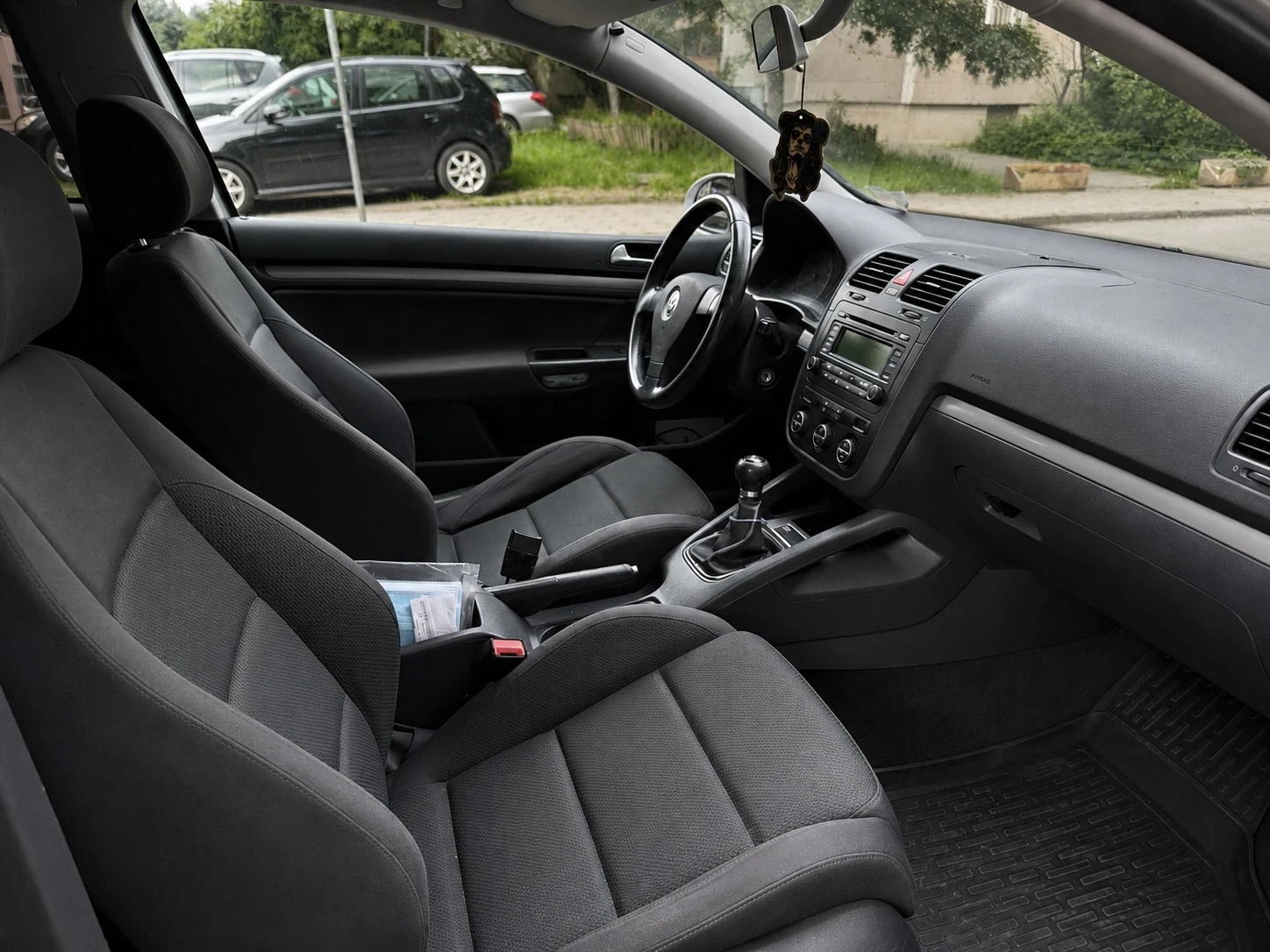 VW Golf 1.6 fsi , снимка 6 - Автомобили и джипове - 56375598