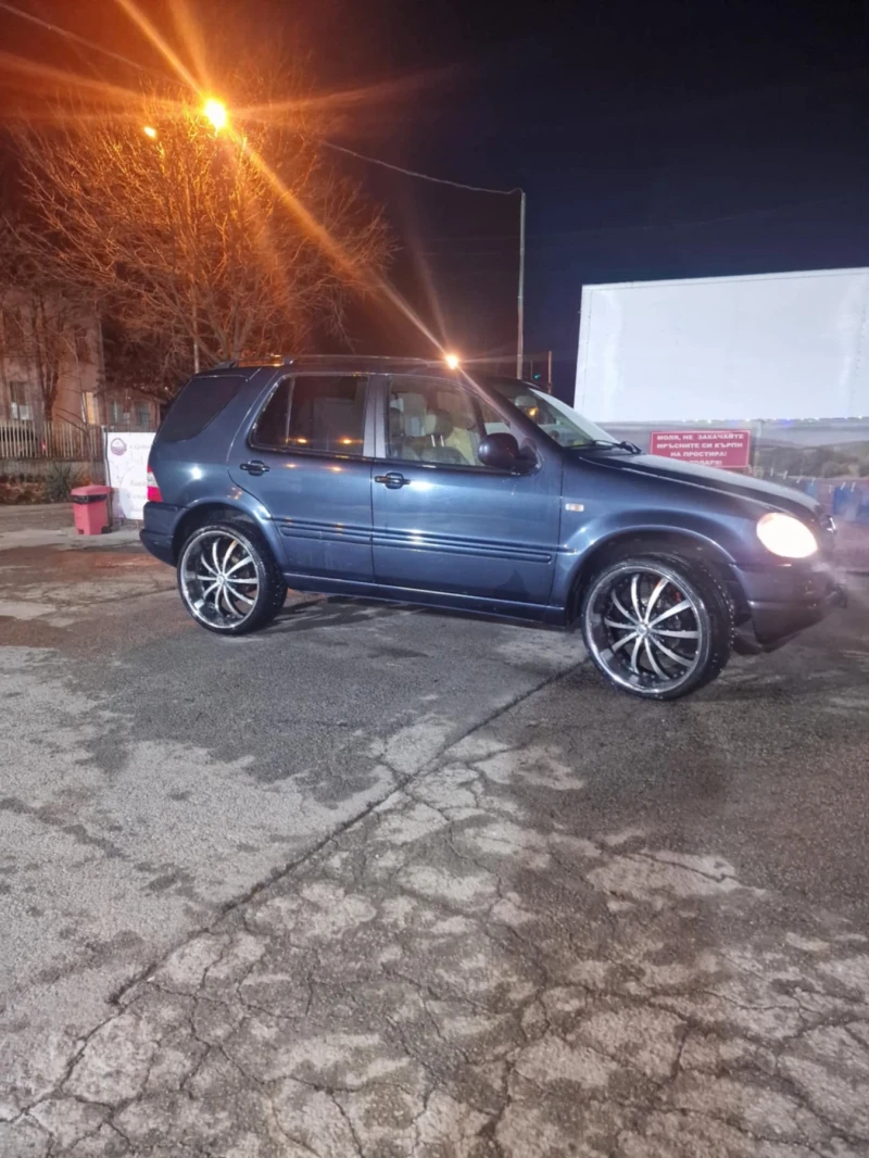 Mercedes-Benz ML 270, снимка 3 - Автомобили и джипове - 48621907