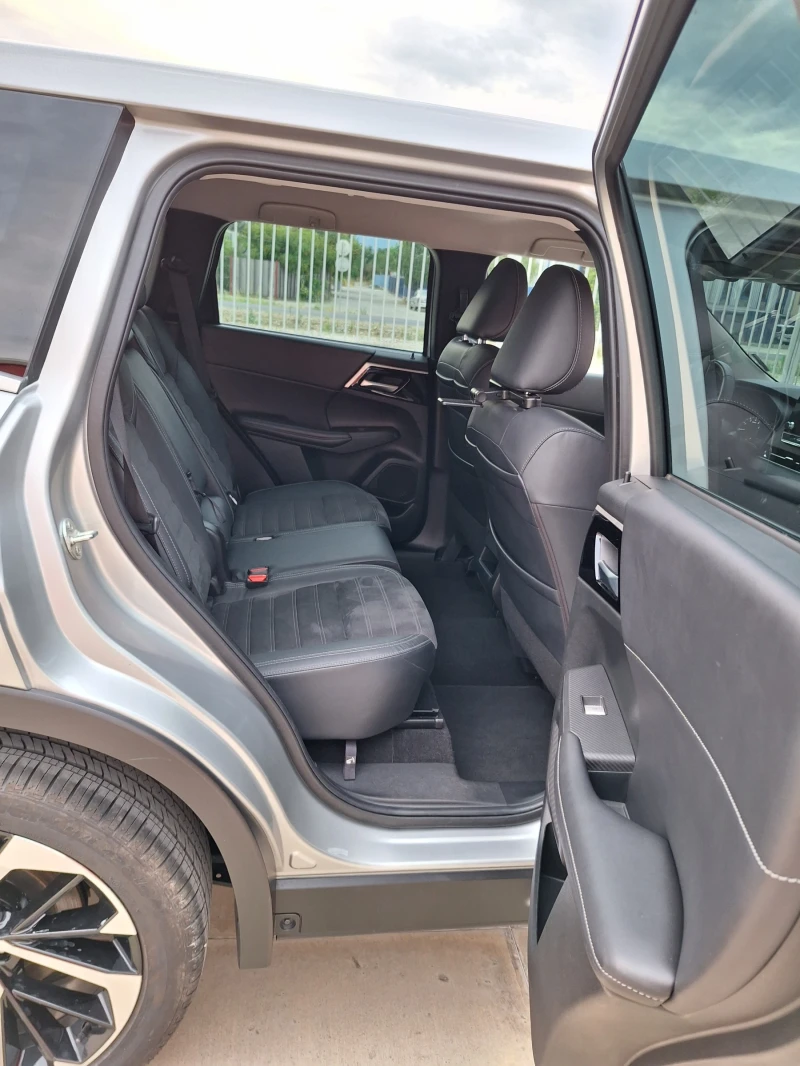 Mitsubishi Outlander, снимка 5 - Автомобили и джипове - 52590491