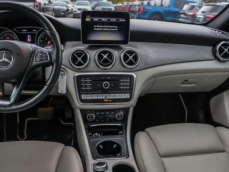 Mercedes-Benz GLA 250 * CARFAX * ЦЕНА ДО БГ, снимка 16 - Автомобили и джипове - 52867624