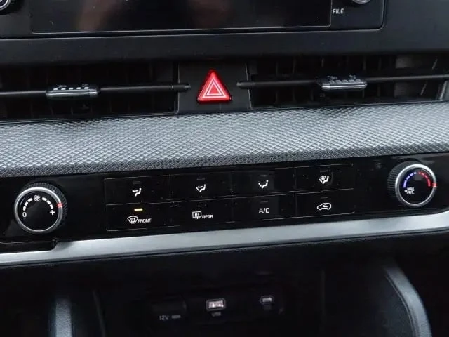 Kia Sportage / AWD / LX / ПОДГРЕВИ / CARFAX /, снимка 16 - Автомобили и джипове - 53338169