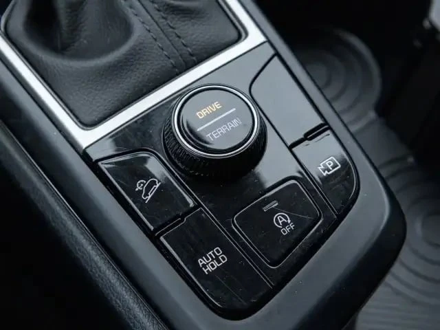 Kia Sportage / AWD / LX / ПОДГРЕВИ / CARFAX /, снимка 14 - Автомобили и джипове - 53338169