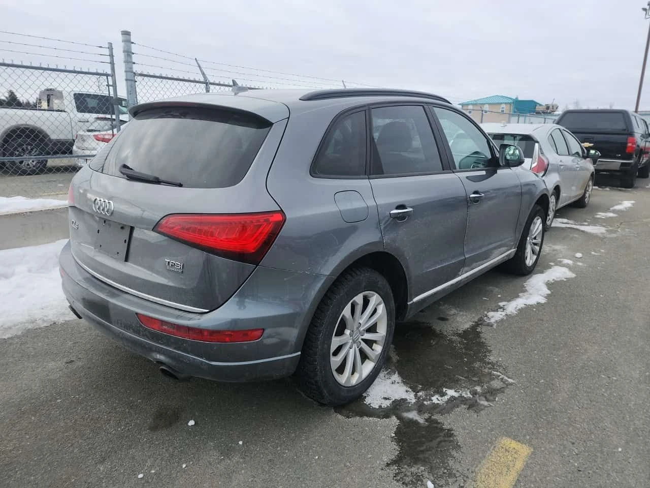 Audi Q5 * 2.0T Quattro * 2 KЛЮЧА* ПОДГРЕВИ* CARFAX *  - изображение 3