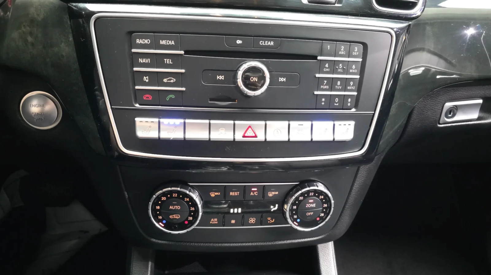 Mercedes-Benz GLE 350 АВТОКРЕДИТ* АМГ ПАКЕТ* ПОДГРЕВ* ОБДУХВАНЕ* ПАНОРАМ, снимка 11 - Автомобили и джипове - 54777419
