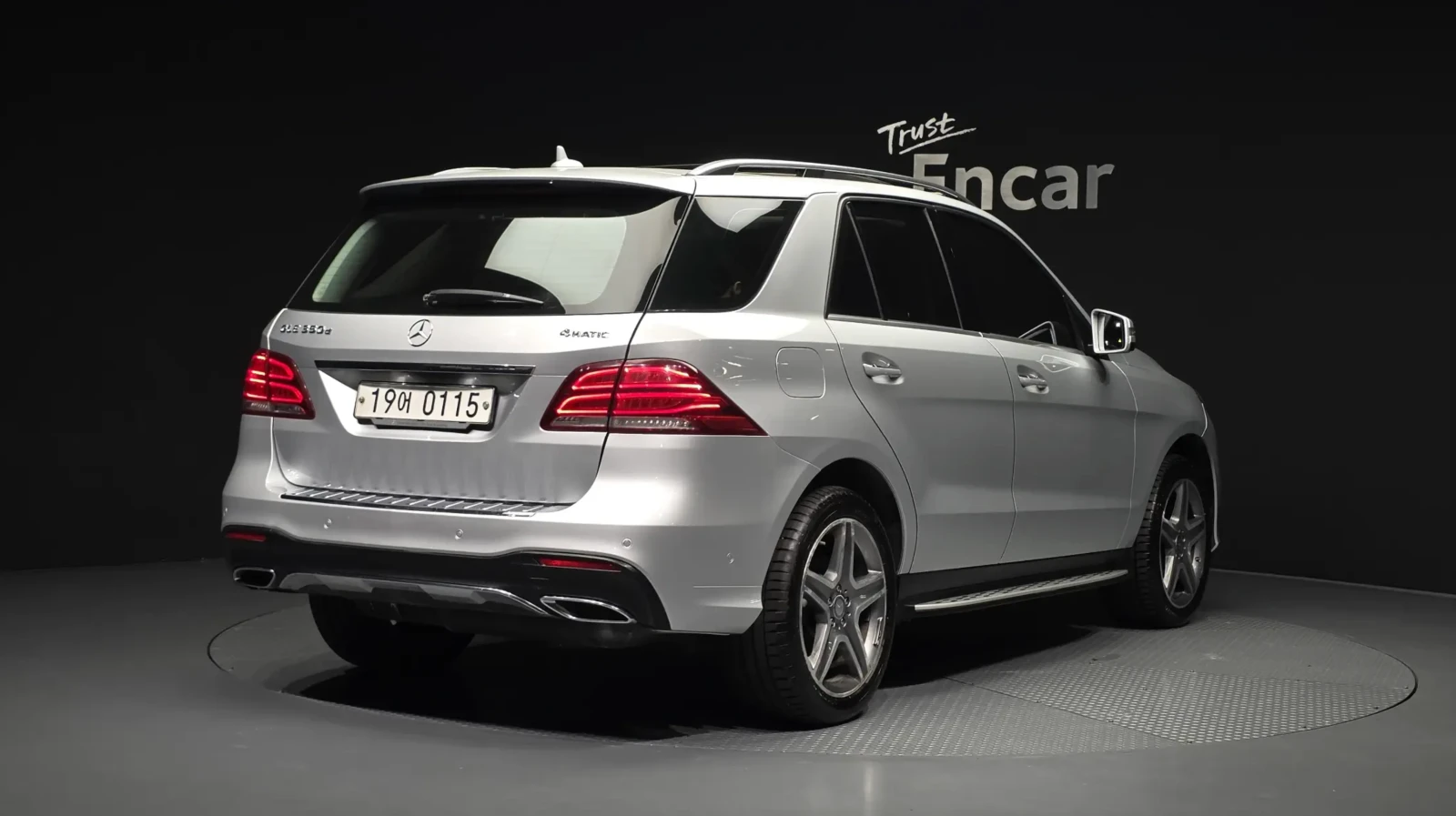 Mercedes-Benz GLE 350 АВТОКРЕДИТ* АМГ ПАКЕТ* ПОДГРЕВ* ОБДУХВАНЕ* ПАНОРАМ, снимка 2 - Автомобили и джипове - 54777419