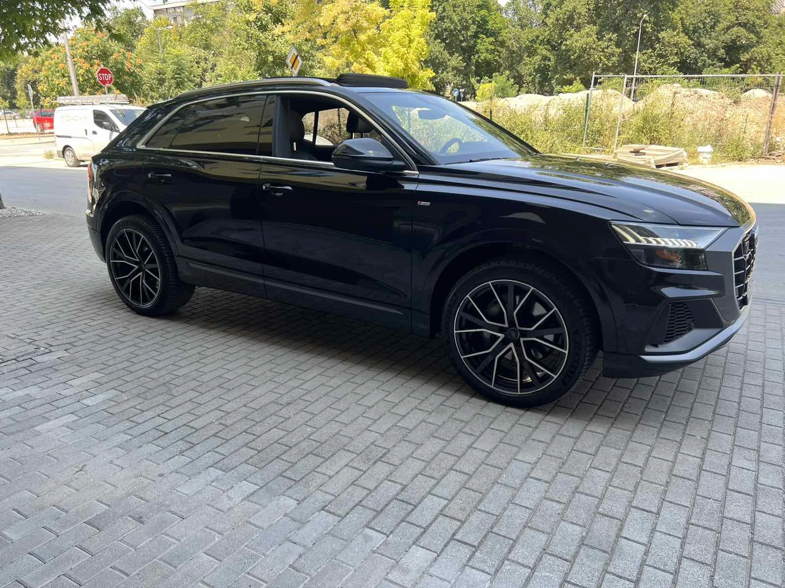 Audi Q8 3.0 TFSI, TECHNIK, B&O, HEAD-UP, S-LINE, DISTR, снимка 4 - Автомобили и джипове - 55324386