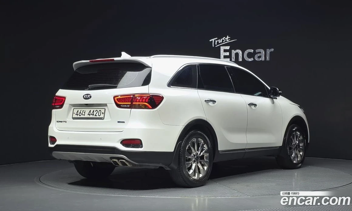 Kia Sorento Diesel 2.2 2WD Noblesse, снимка 2 - Автомобили и джипове - 56155174