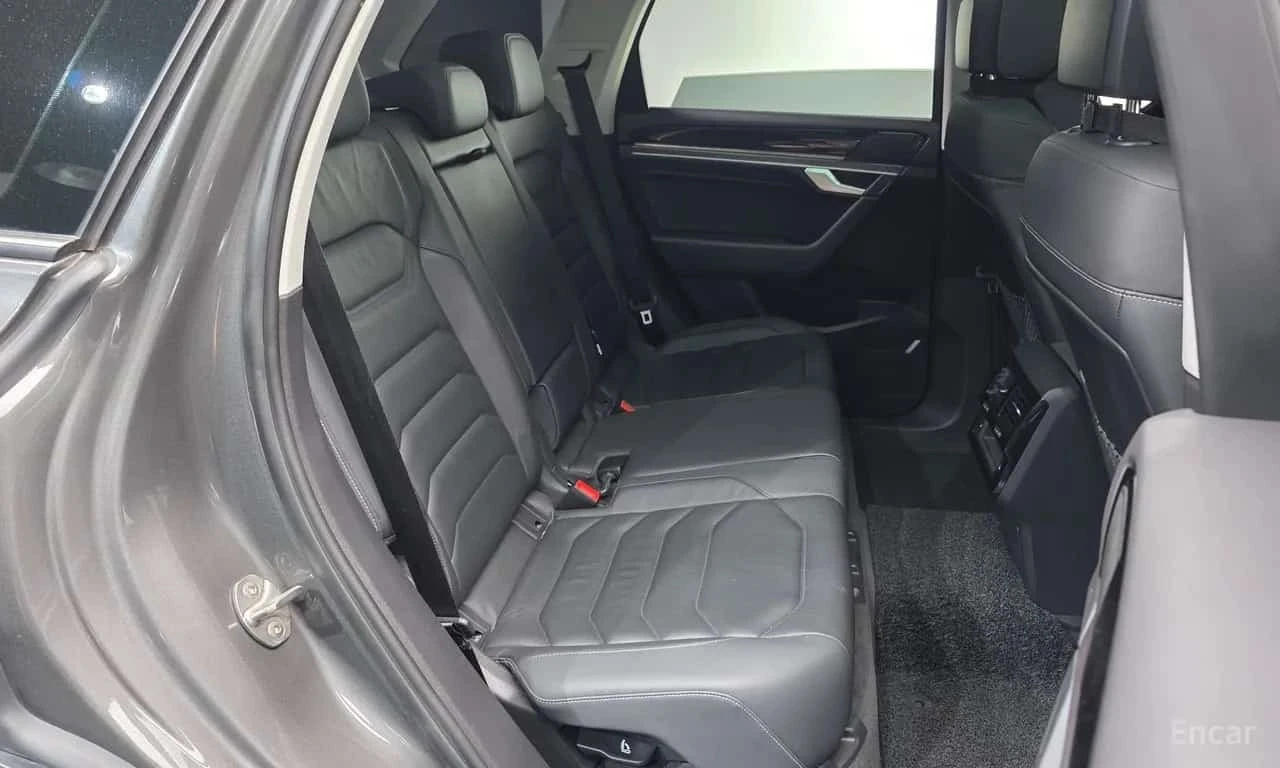 VW Touareg 3.0 TDI Premium, снимка 12 - Автомобили и джипове - 56274258