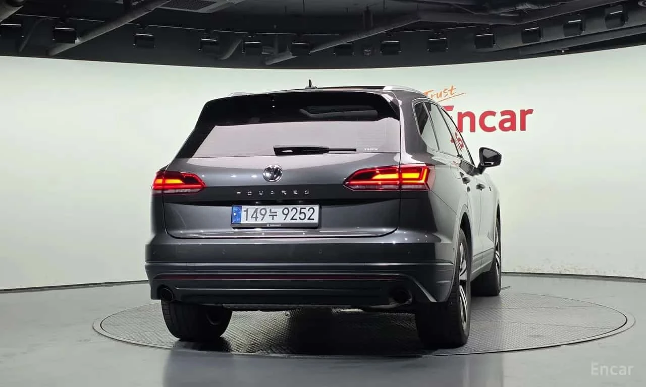 VW Touareg 3.0 TDI Premium, снимка 4 - Автомобили и джипове - 56274258