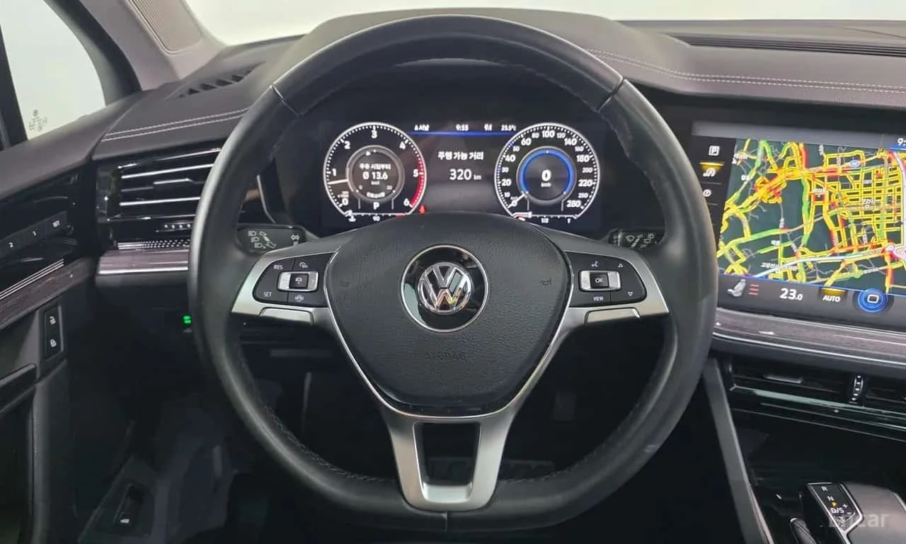 VW Touareg 3.0 TDI Premium, снимка 13 - Автомобили и джипове - 56274258
