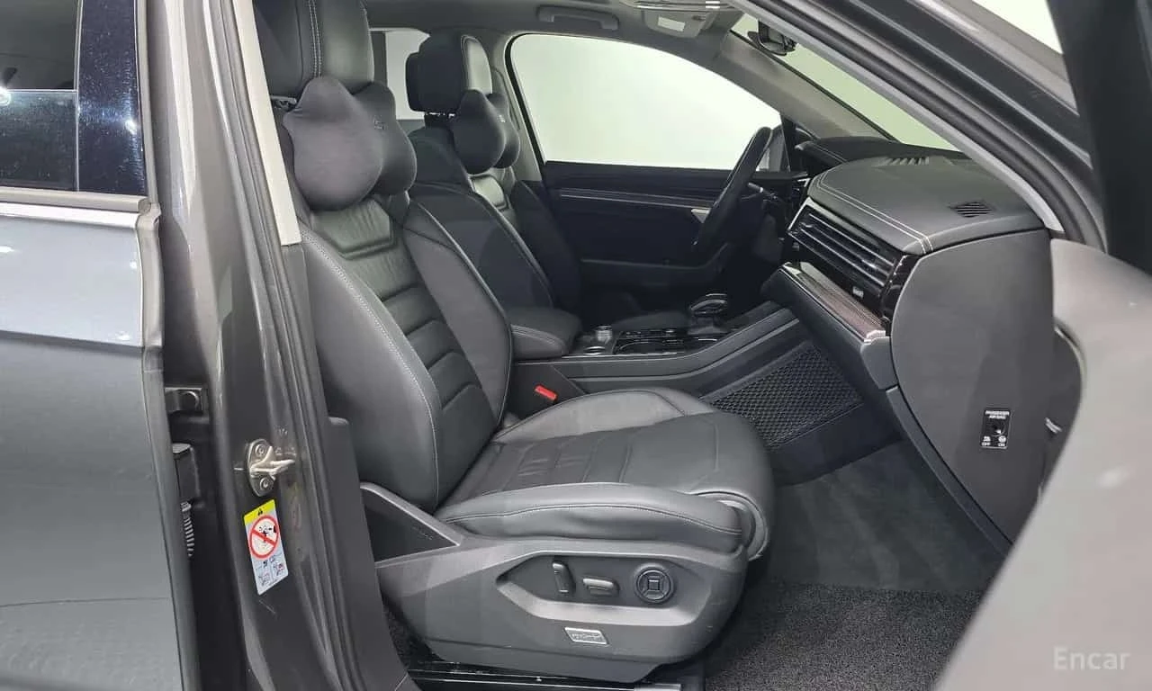 VW Touareg 3.0 TDI Premium, снимка 11 - Автомобили и джипове - 56274258
