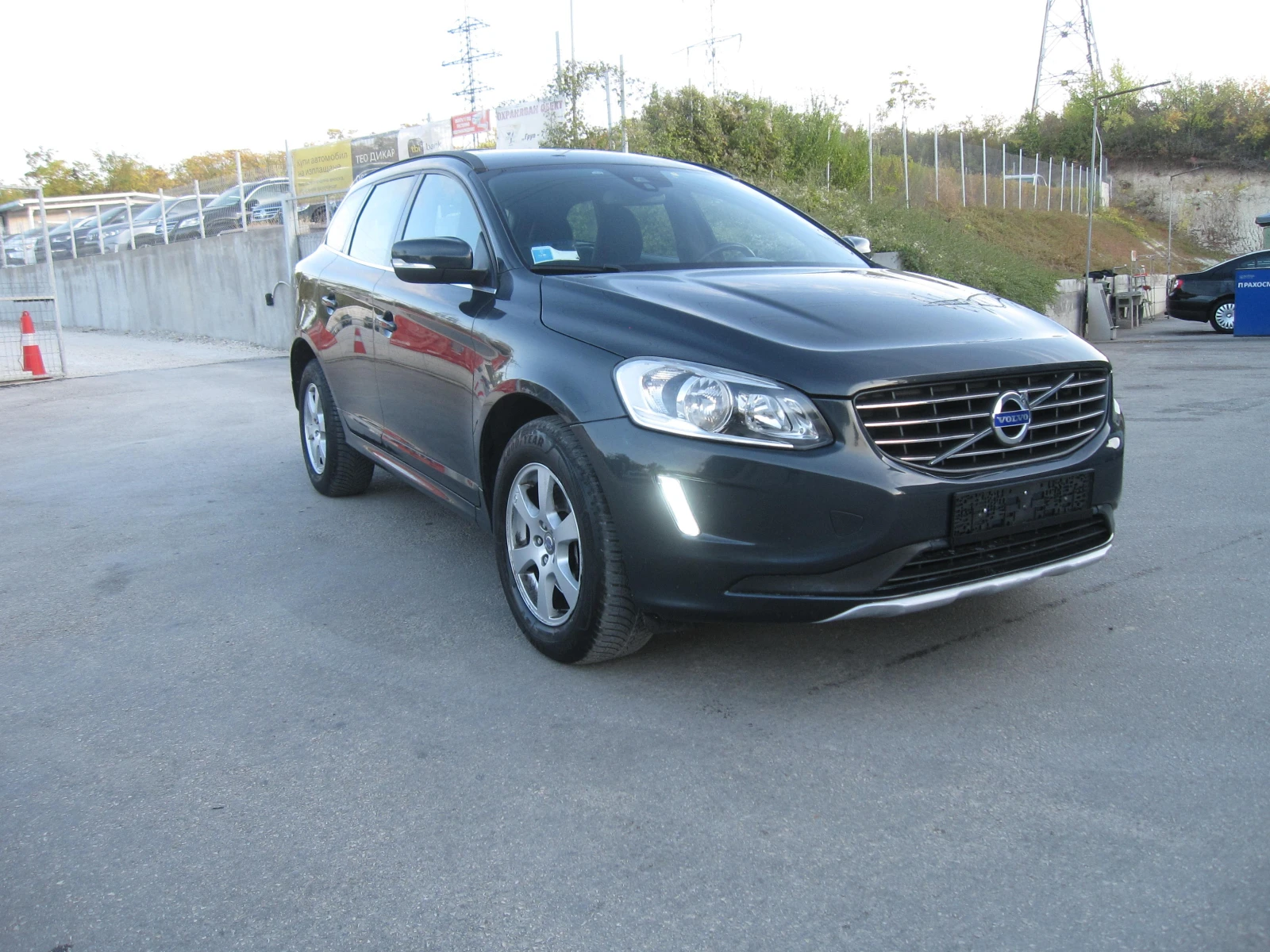 Volvo XC60 Автомат, 2, 0D4., снимка 2 - Автомобили и джипове - 56415966