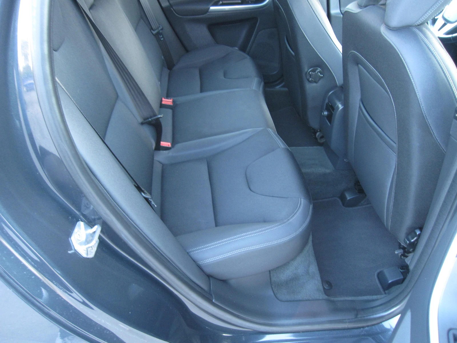 Volvo XC60 Автомат, 2, 0D4., снимка 14 - Автомобили и джипове - 56415966