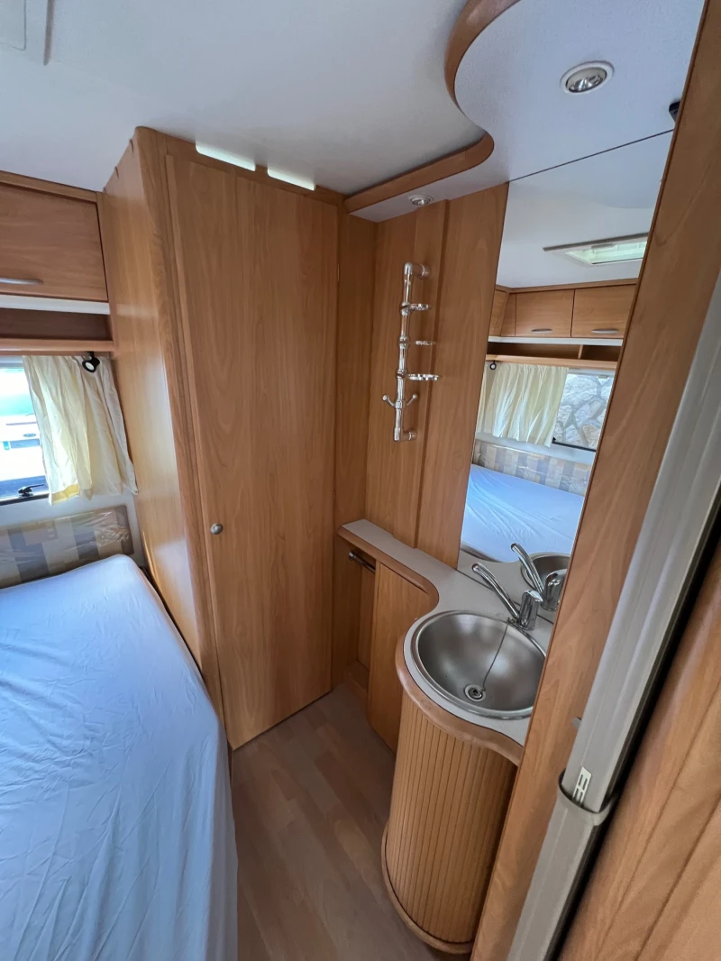 Каравана Chateau Lunar 470, снимка 4 - Каравани и кемпери - 53067694