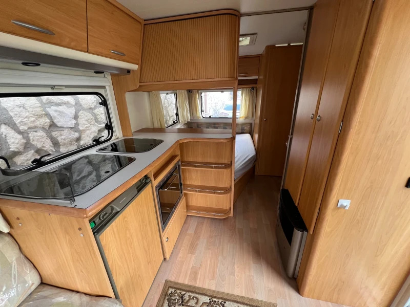 Каравана Chateau Lunar 470, снимка 6 - Каравани и кемпери - 53067694