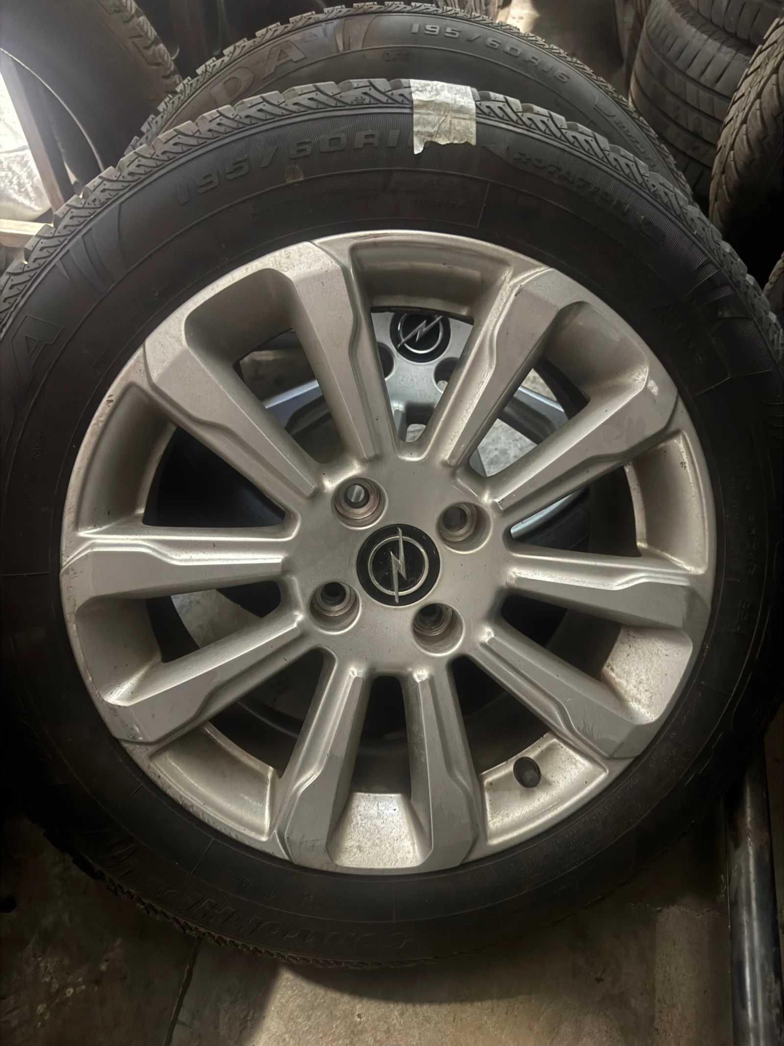 Гуми с джанти Bridgestone 195/60R16, снимка 2 - Гуми и джанти - 55122383