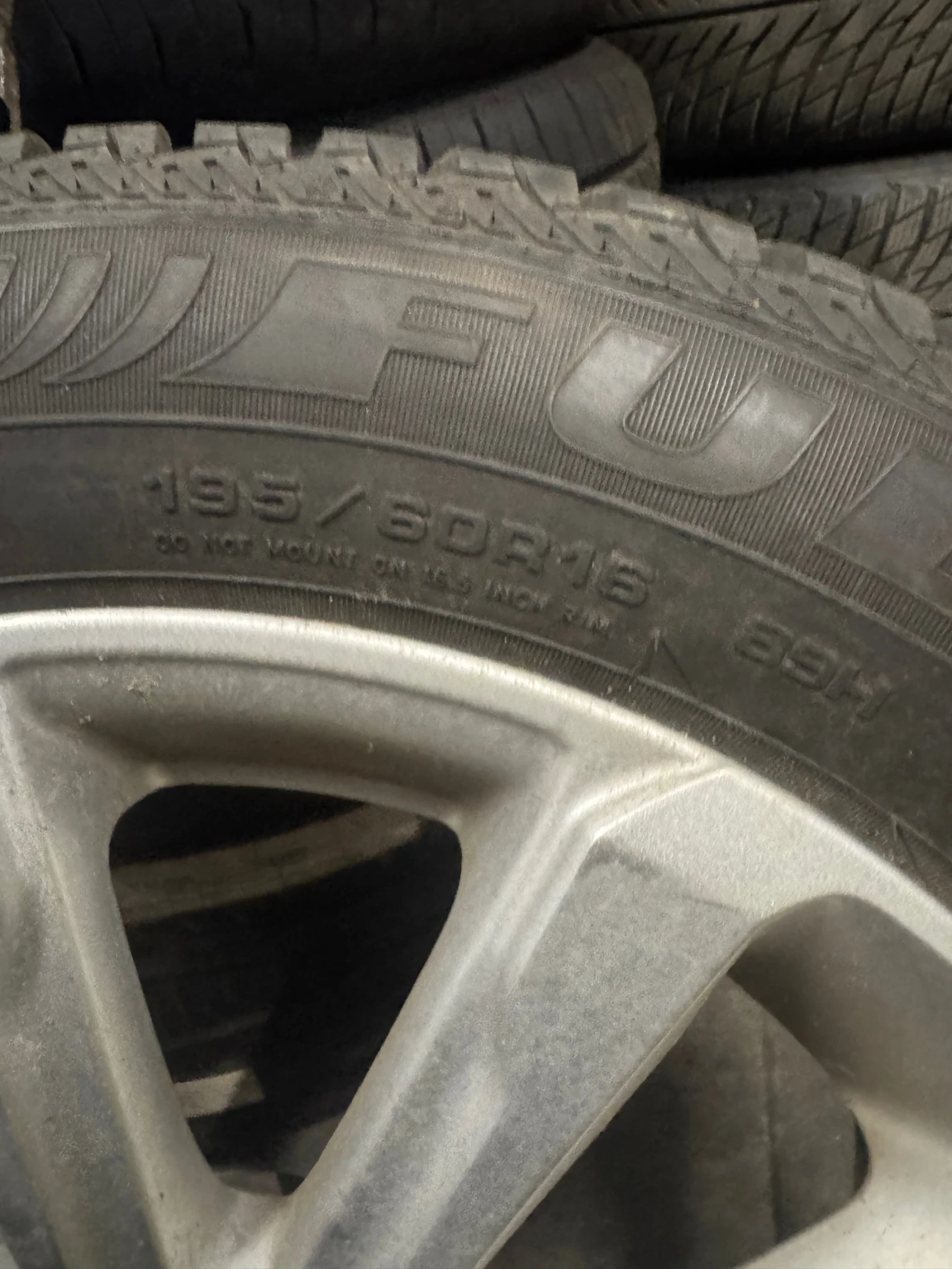 Гуми с джанти Bridgestone 195/60R16, снимка 6 - Гуми и джанти - 55122383
