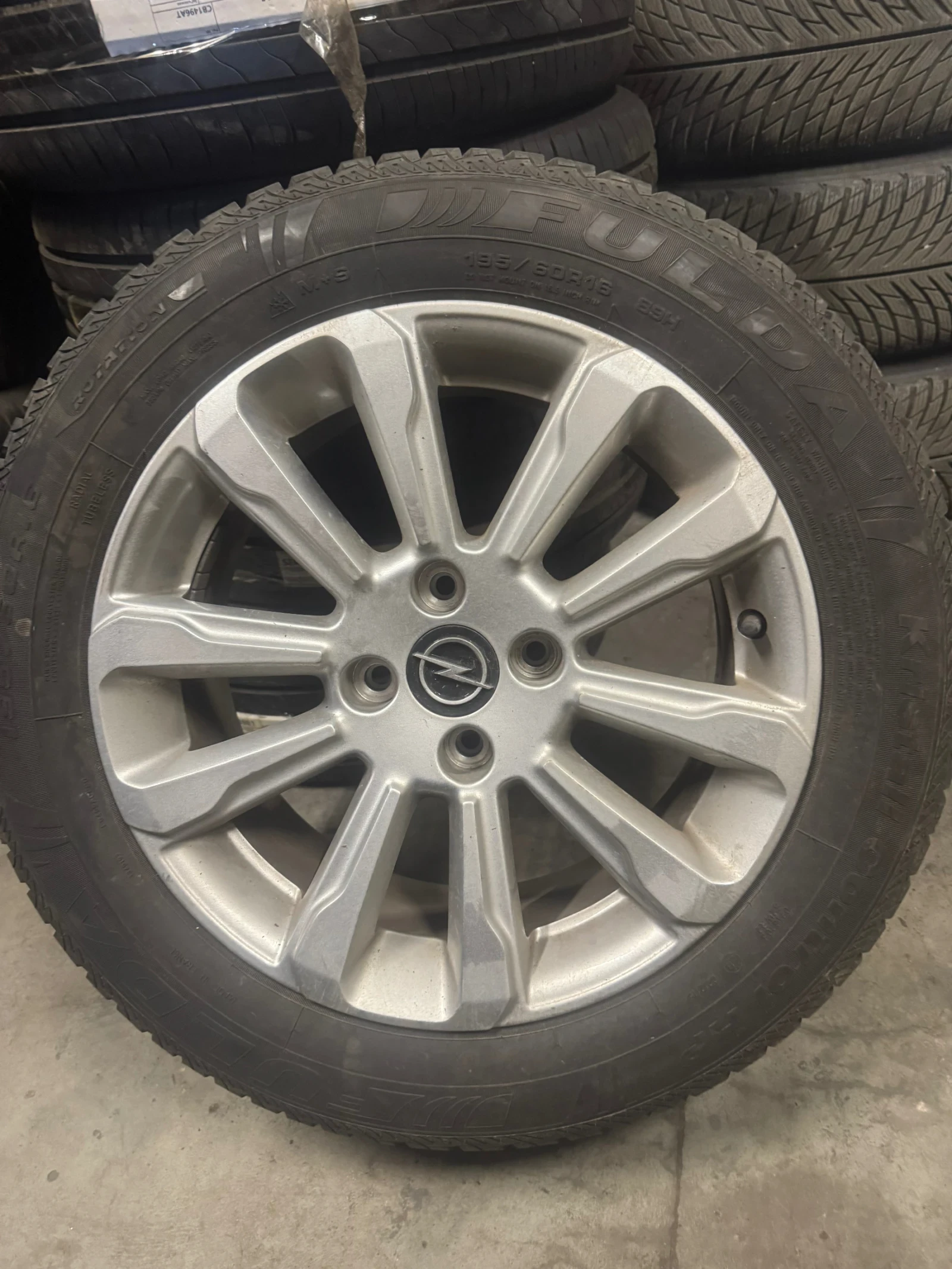 Гуми с джанти Bridgestone 195/60R16, снимка 5 - Гуми и джанти - 55122383