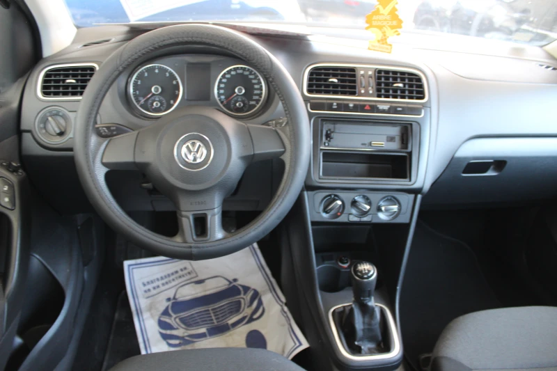 VW Polo 1.6I LPG, снимка 6 - Автомобили и джипове - 46840175