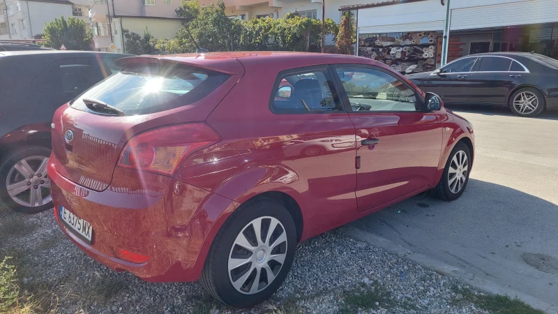 Kia Pro ceed 1.4i, снимка 4 - Автомобили и джипове - 47580695