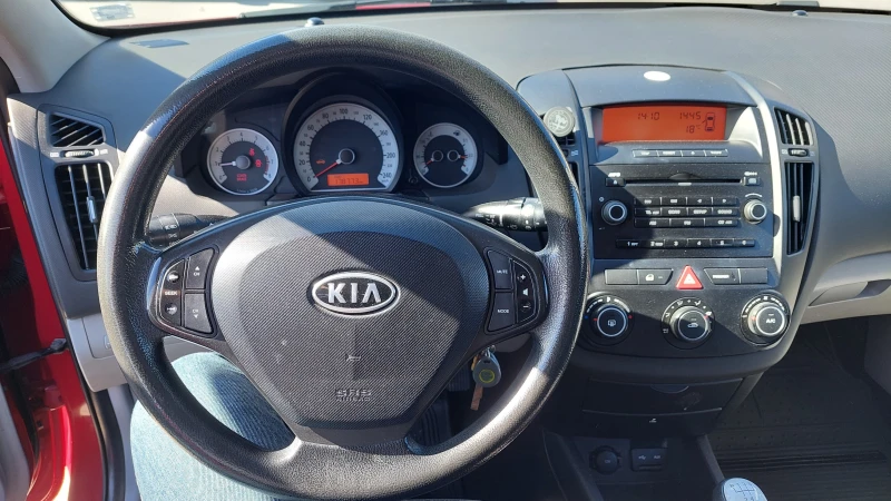 Kia Pro ceed 1.4i, снимка 10 - Автомобили и джипове - 47580695