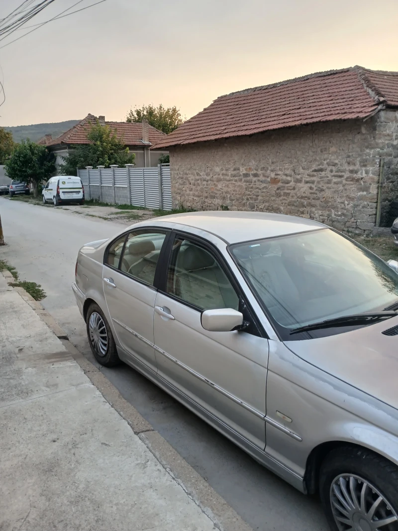 BMW 320, снимка 3 - Автомобили и джипове - 52484218