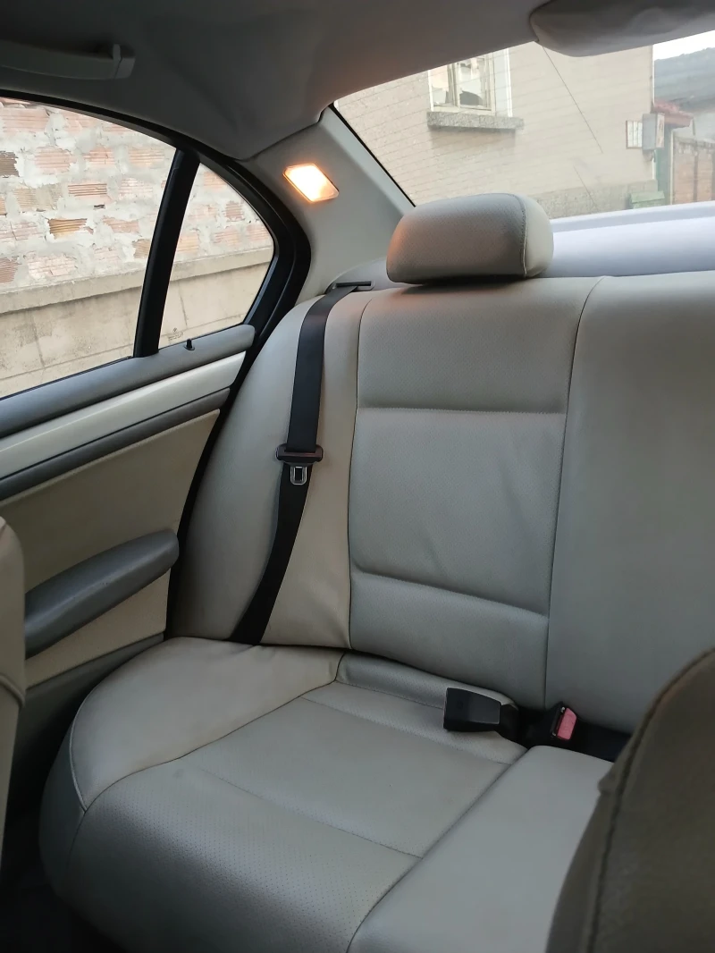 BMW 320, снимка 5 - Автомобили и джипове - 52484218