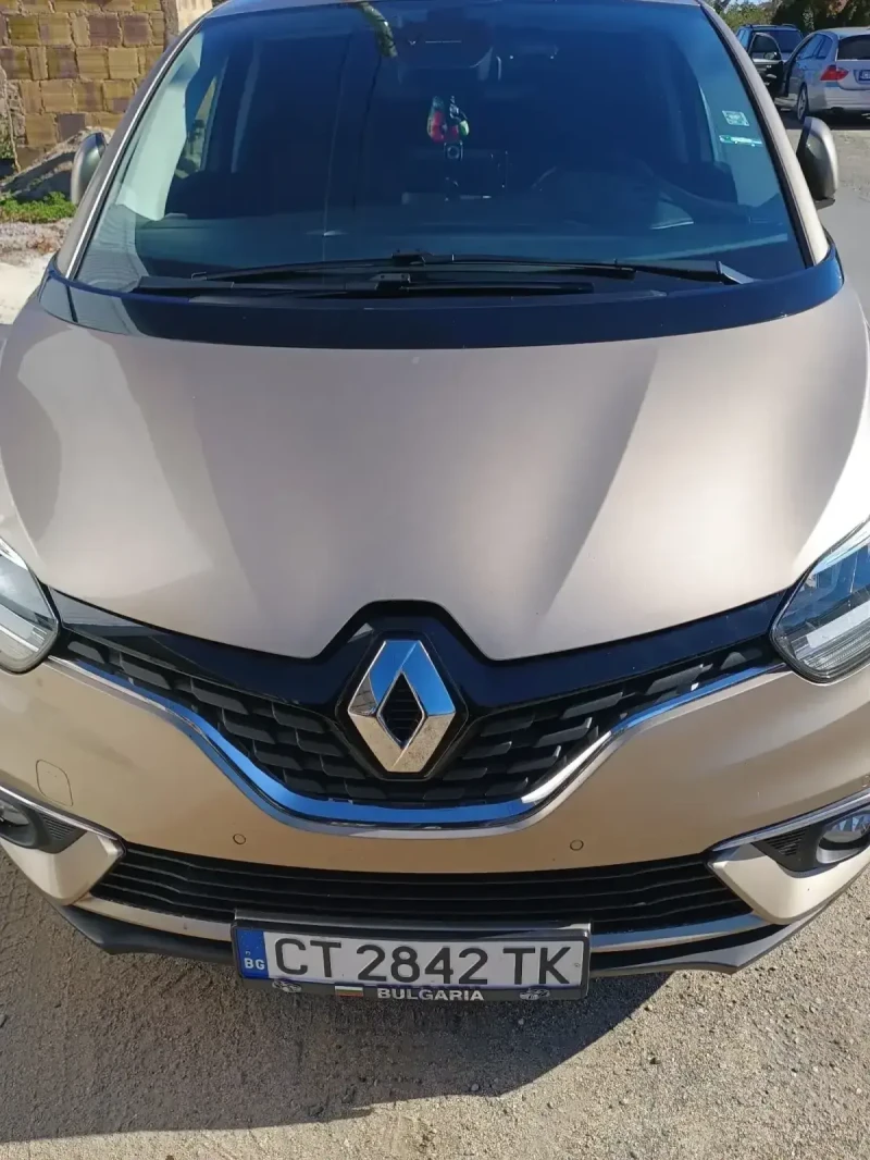 Renault Scenic, снимка 2 - Автомобили и джипове - 52205314