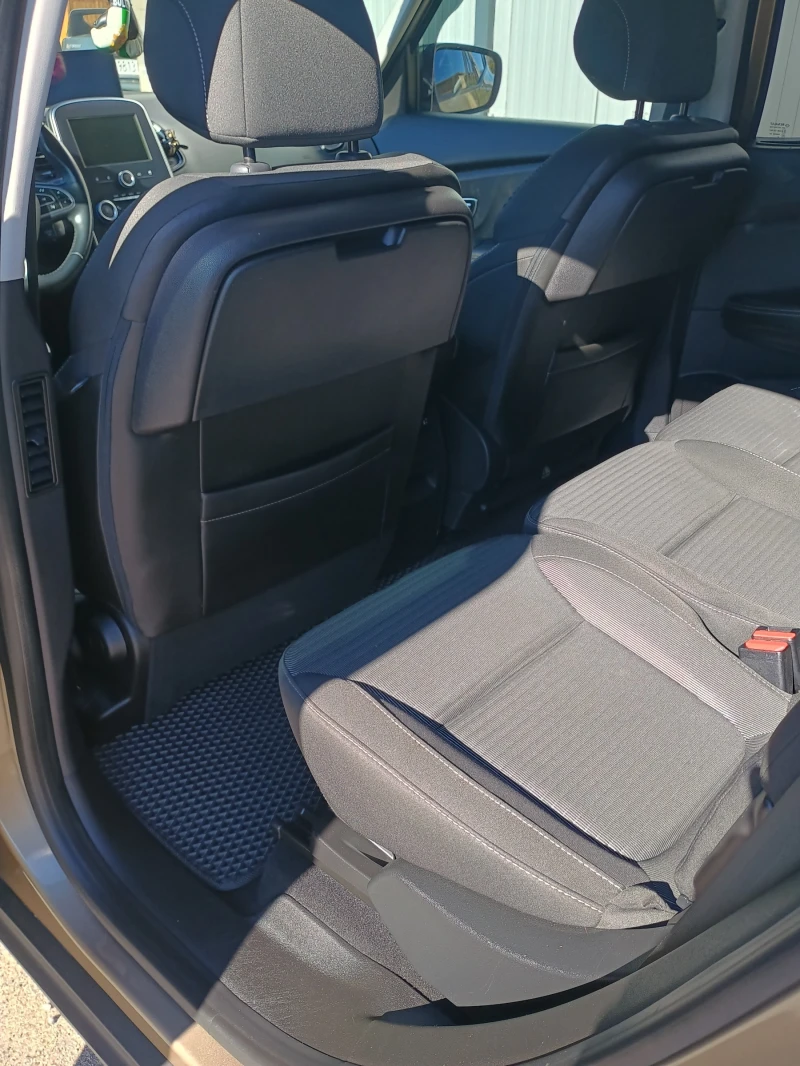 Renault Scenic, снимка 9 - Автомобили и джипове - 52205314