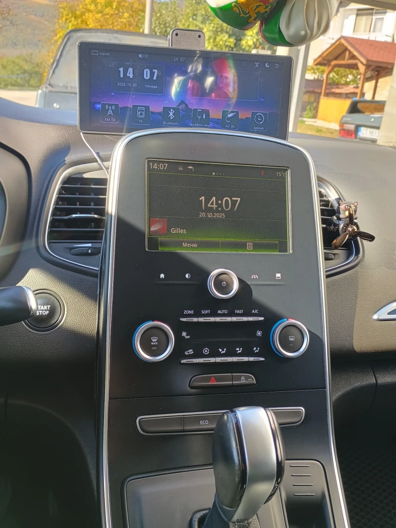 Renault Scenic, снимка 12 - Автомобили и джипове - 52205314