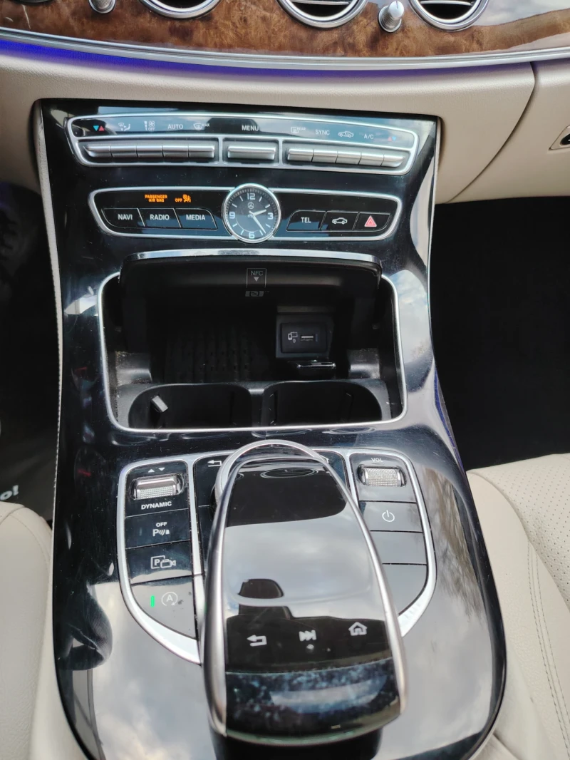 Mercedes-Benz E 300, снимка 8 - Автомобили и джипове - 52179711