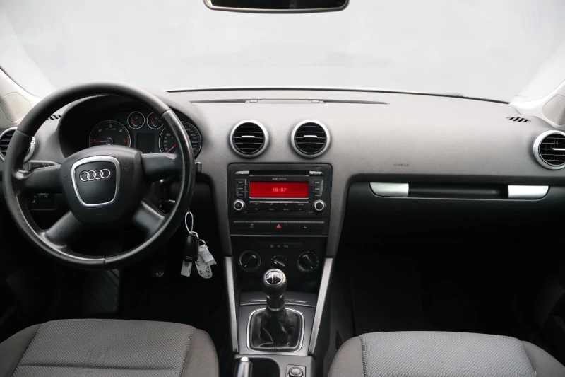 Audi A3 1.6TDI FACELIFT 105hp, снимка 10 - Автомобили и джипове - 52187334
