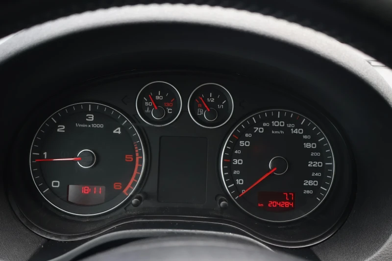 Audi A3 1.6TDI FACELIFT 105hp, снимка 13 - Автомобили и джипове - 52187334