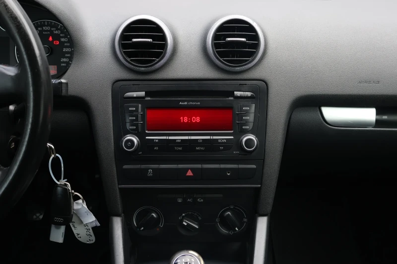 Audi A3 1.6TDI FACELIFT 105hp, снимка 11 - Автомобили и джипове - 52187334