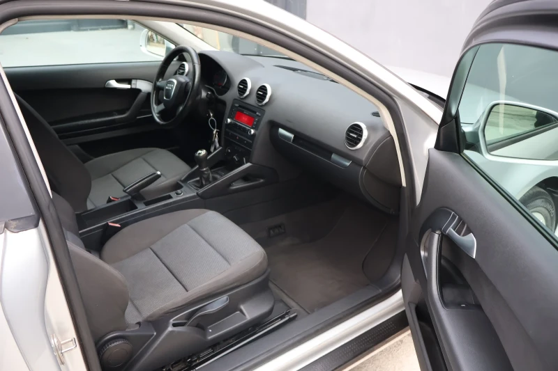 Audi A3 1.6TDI FACELIFT 105hp, снимка 8 - Автомобили и джипове - 52187334