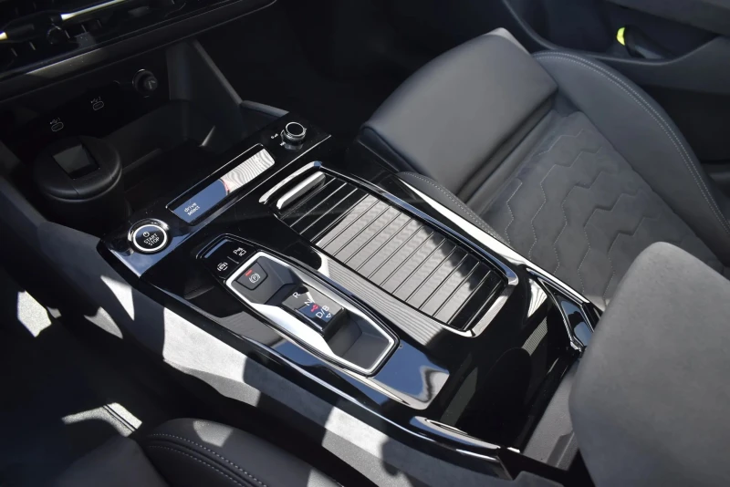 Audi A6 Sportback Quattro e-tron 100 kWh, снимка 10 - Автомобили и джипове - 52488826