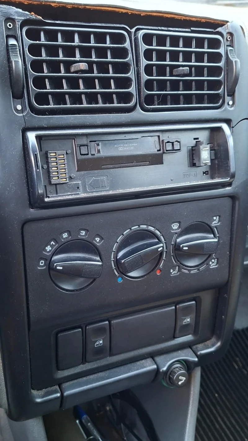 VW Polo, снимка 4 - Автомобили и джипове - 52830016