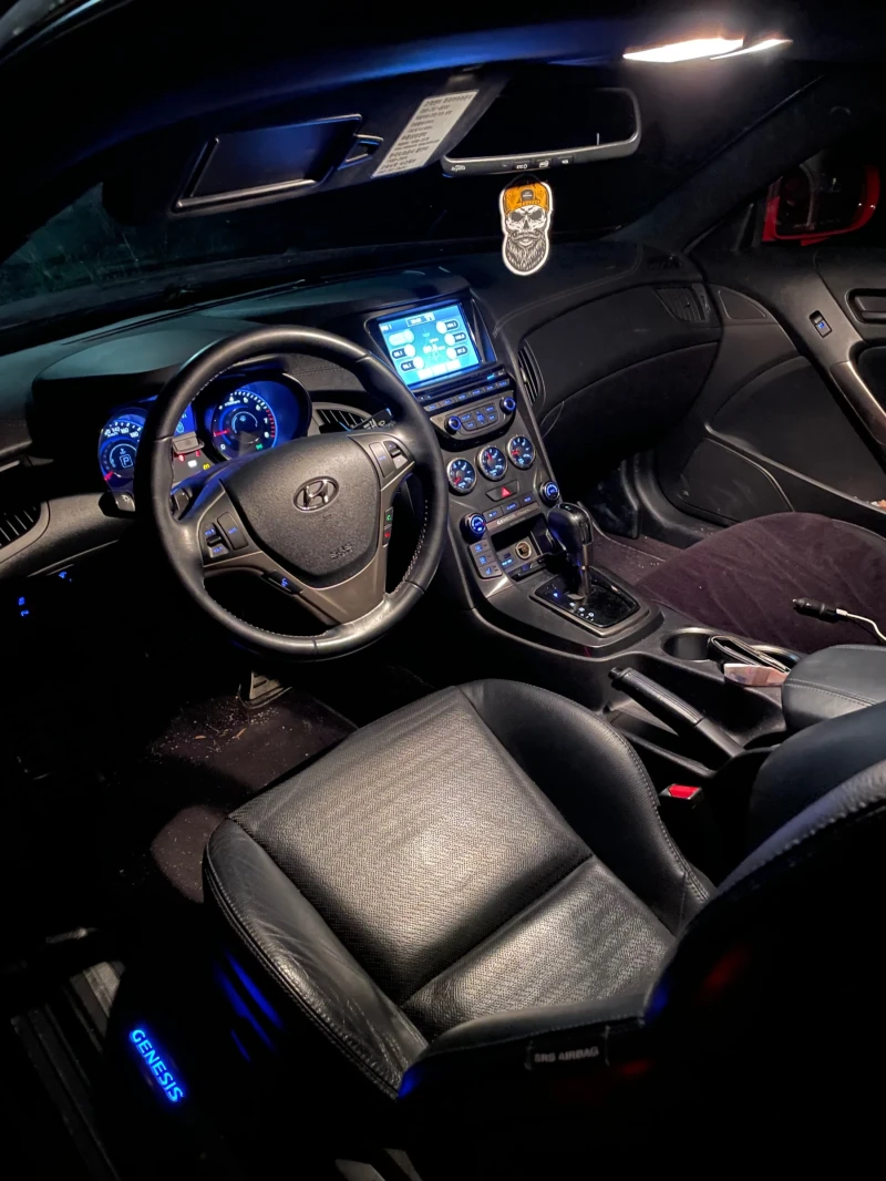 Hyundai Genesis 200турбо, снимка 4 - Автомобили и джипове - 52871829