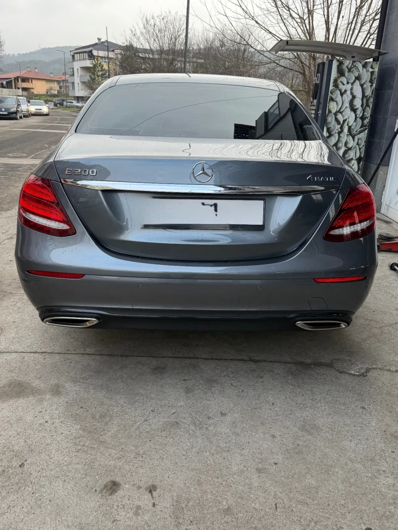 Mercedes-Benz E 200 4Matic, снимка 5 - Автомобили и джипове - 52896769