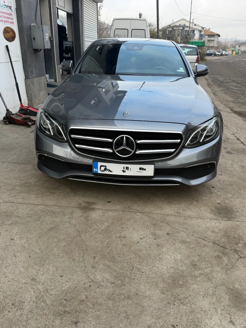 Mercedes-Benz E 200 4Matic, снимка 6 - Автомобили и джипове - 52896769