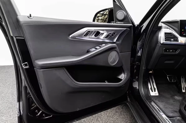 BMW XM 50e/ SHADOW LINE / HUD / 360 / LASERLIGHT / CARBON, снимка 8 - Автомобили и джипове - 55405554