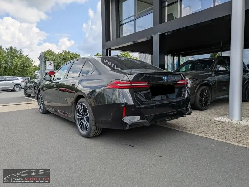 BMW 550 xDRIVE/510HP/M SPORT/PARK ASSIST+ /CAM/KLESS/751z, снимка 4 - Автомобили и джипове - 55662007