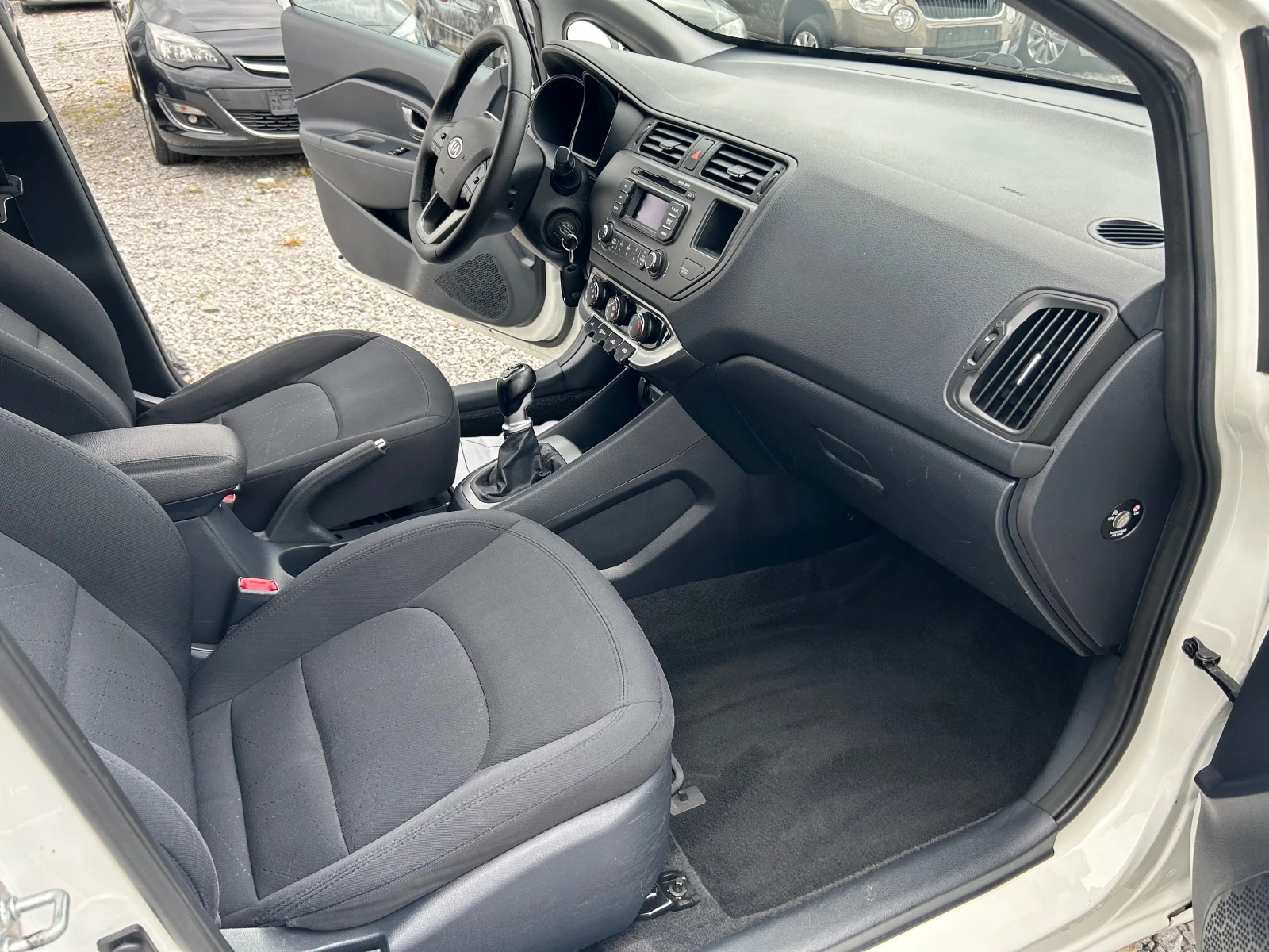 Kia Rio 1.1CRDI | Mobile.bg — изображение 11
