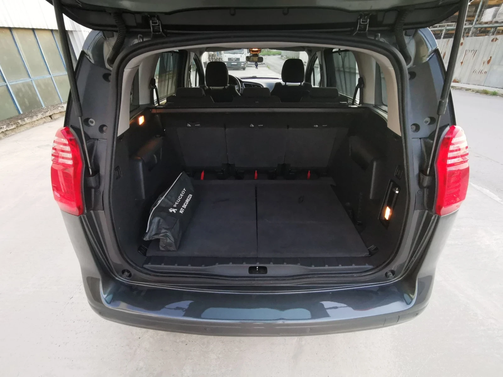 Peugeot 5008  7места  - изображение 9