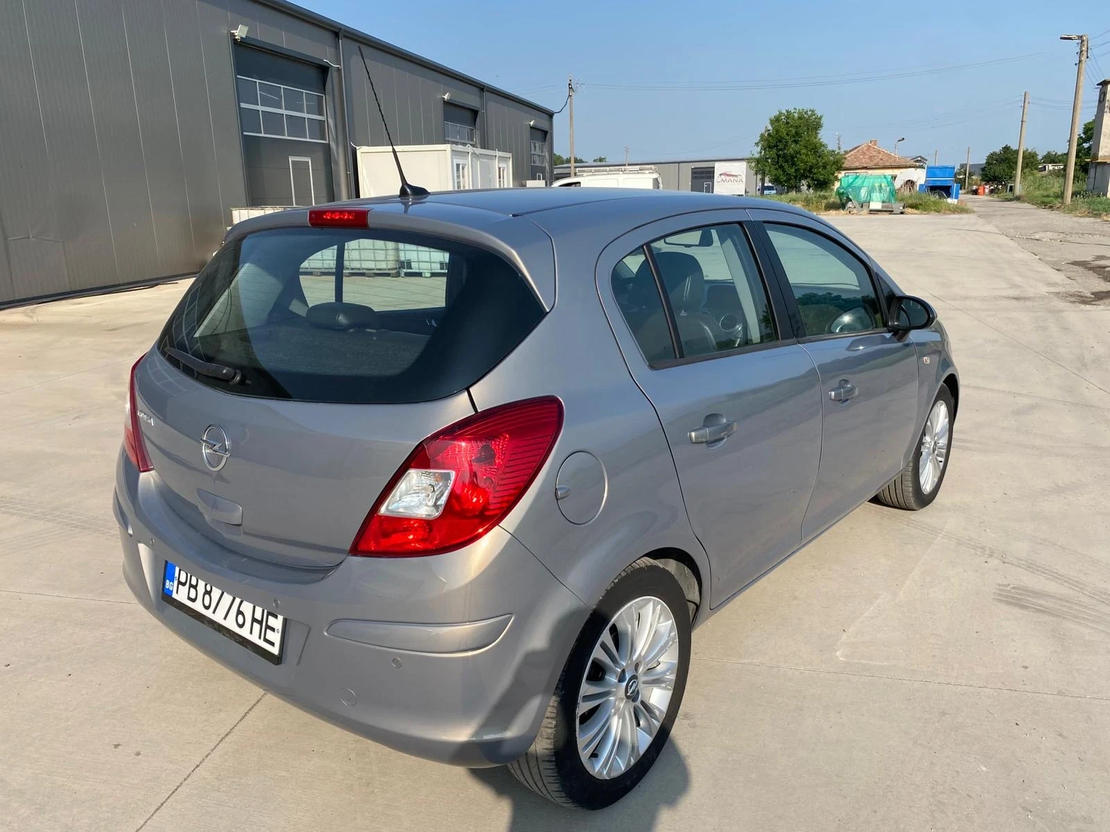 Opel Corsa 1.4i 101кс - изображение 5